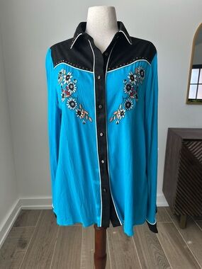 Turquoise Western-Style Button-Down Shirt with Floral Embroidery